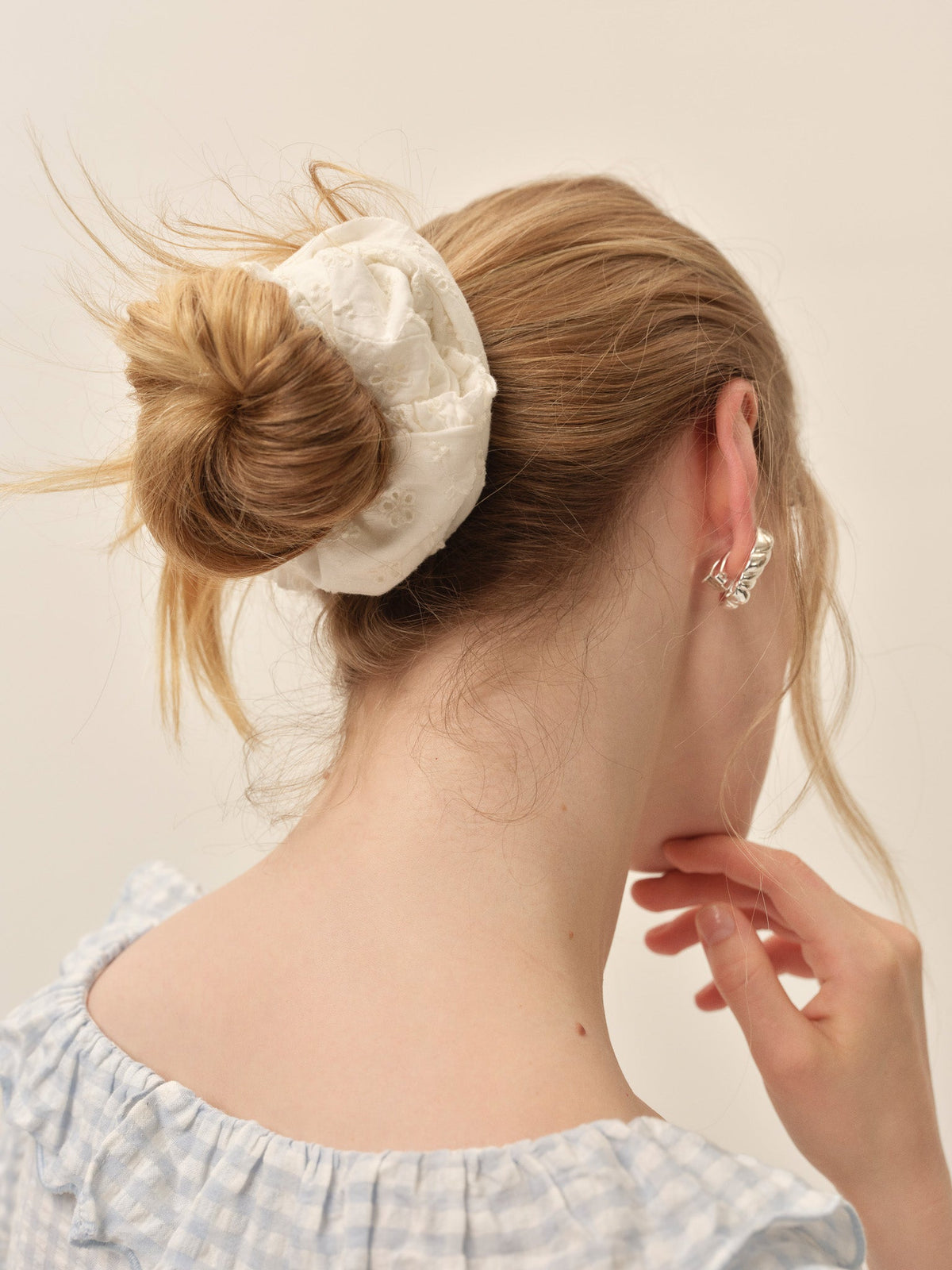 Susie Eyelet Scrunchie White - For Love & Lemons
